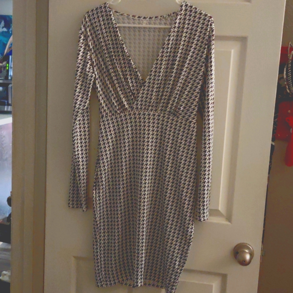 Hounds tooth- like Midi Long Sleeve Dress
